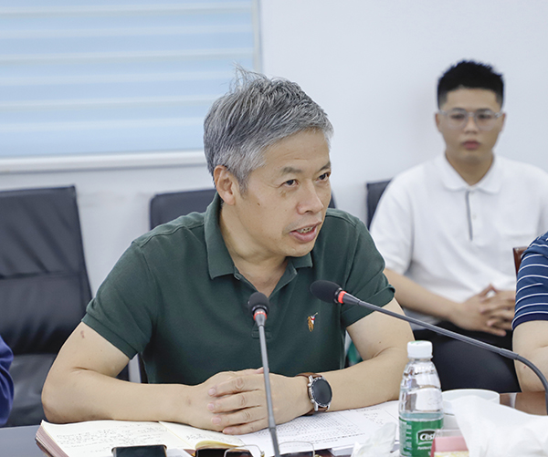 湖南省新材料產業協會秘書長習小明.JPG 湖南省新材料產業協會秘書長習小明.JPG